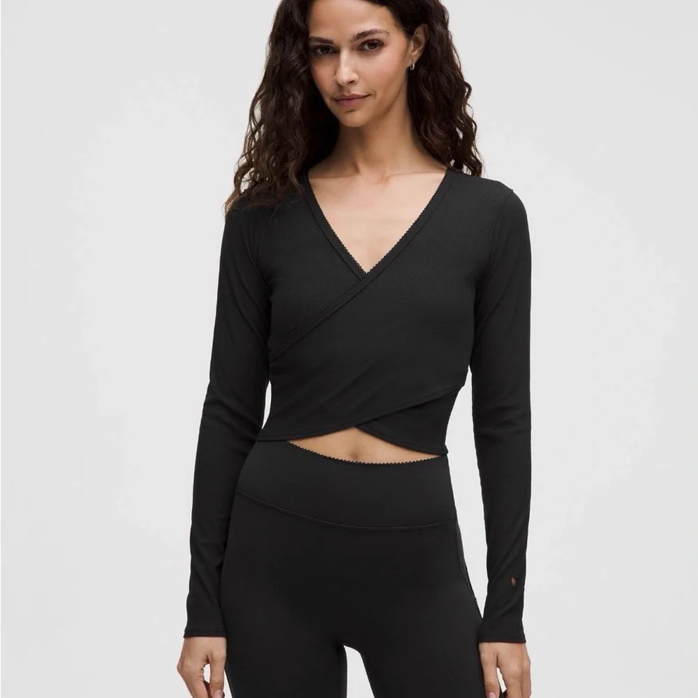 Lululemon Nulu Black Wrap Heart - Picture 1 of 6